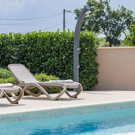 Villa Alena By Interhome Vizinada